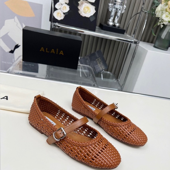 Alaia Shoes - Alaia women's flats
